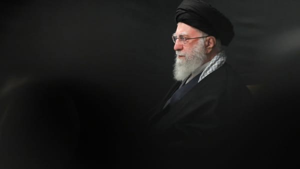 După câteva luni de la deces, Teheranul organizează funeraliile fostului lider suprem al țării, Ali Khamenei