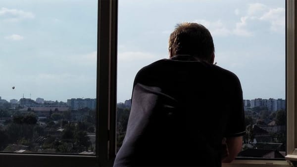 De astăzi, fumătorii sunt vizați de noi restricții. Unde sunt interzise țigările, vape-urile și narghileaua