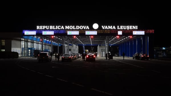 Cozi nocturne la vama Leușeni, pe sensul de ieșire din țară. Traficul rămâne intens
