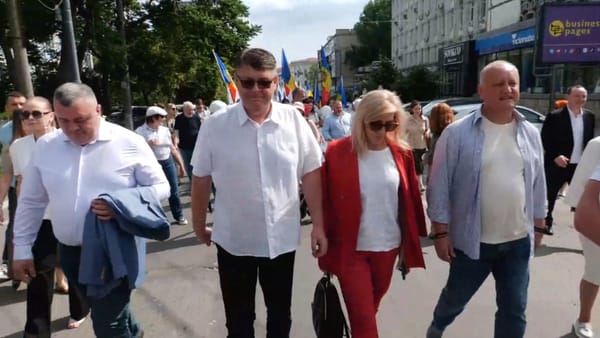 În capitală a avut loc marșul Familiei. Deputat PSRM: „Mâine să evitați unele străzi, că devin destul de toxice”