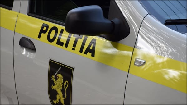 Gaz lacrimogen, cătușe și căldură sufocantă în mașină. Un fost polițist din Chișinău, condamnat pentru tortură