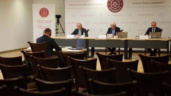 INFOGRAFIC/ Trei ani de vetting în justiție. Zeci de judecători au demisionat sau s-au retras