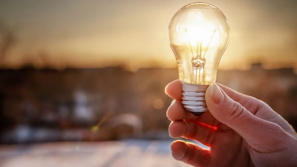 ANRE precizează! Prețurile la energia electrică pentru consumatorii finali nu se modifică