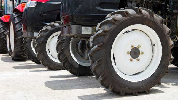 Protestele fermierilor se extind. Agricultorii din Rezina ies cu tehnica pe traseul Orhei-Rezina