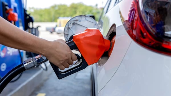 Benzina și motorina se ieftinesc ușor la început de săptămână. Noile prețuri valabile pentru 16 iunie
