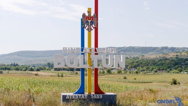 FOTO/ Locuitorii din Bolțun circulă mai ușor și mai sigur, după modernizarea drumurilor și a iluminatului