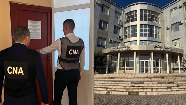 Examene promovate fără cursuri, contra bani. Doi decani ai Universității din Comrat au fost reținuți