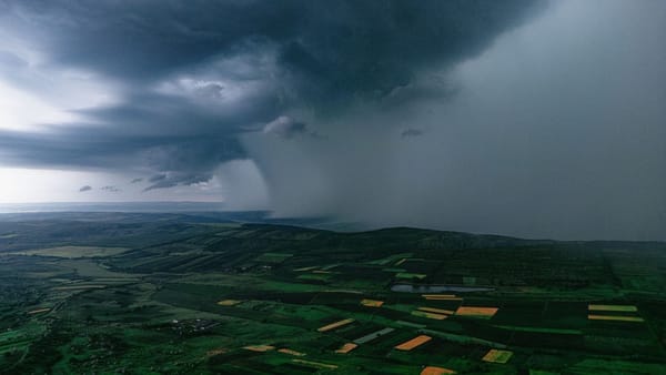 Fenomene meteo severe în R. Moldova: peste 50 de rachete utilizate pentru protecție