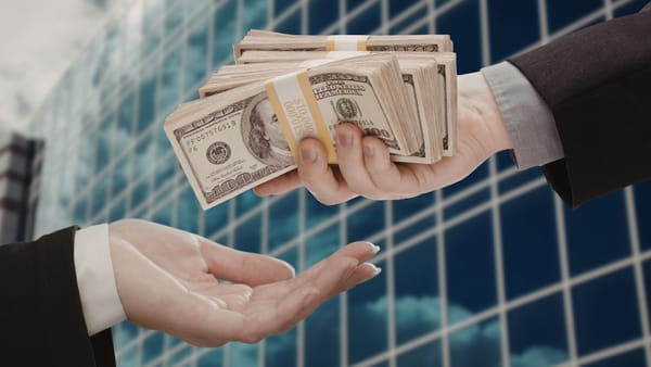 Euro, dolarul și leul românesc: cotațiile oficiale pentru începutul săptămânii