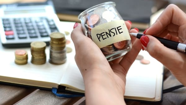 Moldovenii din Canada și Ucraina vor putea primi pensii din R. Moldova. Parlamentul a ratificat acordurile