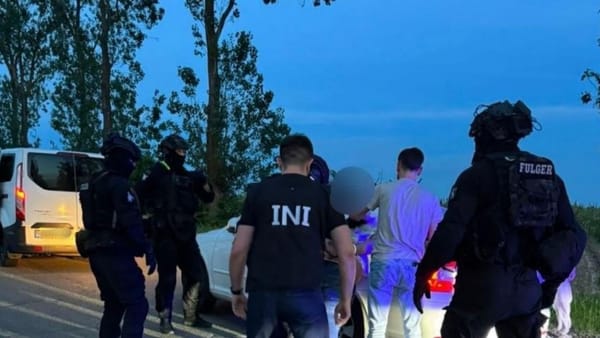 VIDEO/ Administratorul unui cont de TikTok, reținut pentru propagandă a războiului - ce au scos la iveala perchezițiile