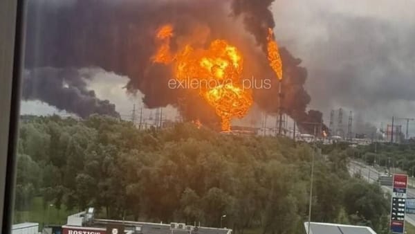 VIDEO/ Atac repetat cu drone asupra uneia dintre cele mai importante rafinării din Moscova. Incendiu puternic și explozii