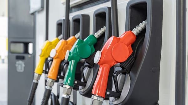 ANRE anunță noi scăderi ale prețurilor la carburanți pentru 19 iunie