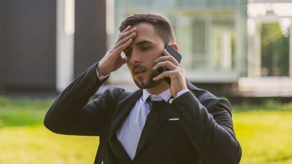 Val de escrocherii telefonice: prejudicii de aproape trei milioane de lei. 14 sesizări și 200 de fraude prevenite