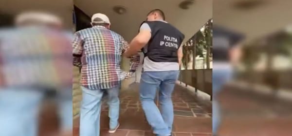 VIDEO/ Doi bărbați, reținuți la Chișinău pentru mai multe furturi din buzunare. Prejudiciul depășește 10 mii de lei