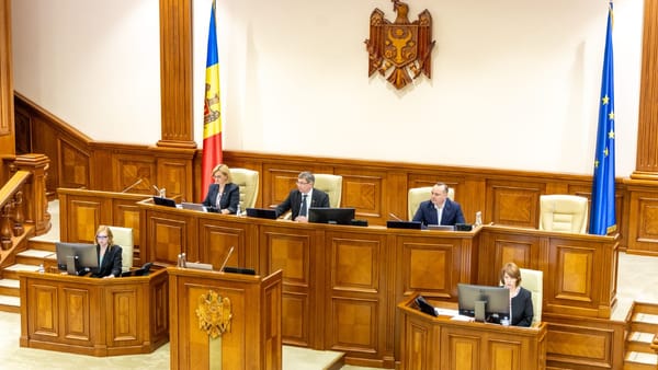 Parlamentul va examina crearea unei comisii de anchetă privind întreprinderile de stat. Propunerea, inclusă pe ordinea de zi