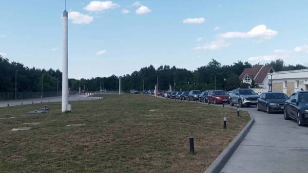 Atenție șoferi! Rând mare de mașini la vama Sculeni pe sensul de ieșire din țară