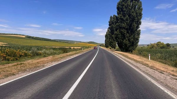 FOTO/ Drumul R3 dintre Hîncești și Bozieni a fost reabilitat pe un sector de 11 kilometri