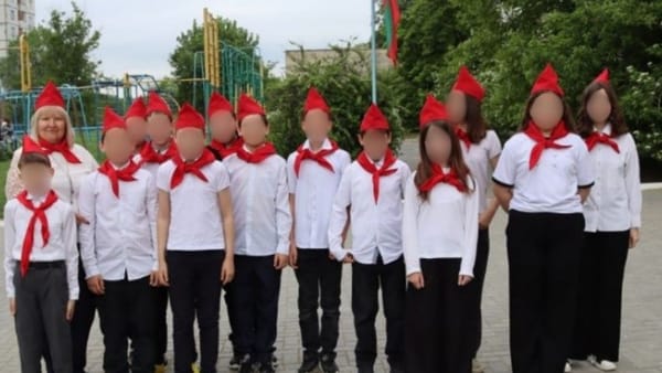 Copiii din stânga Nistrului sunt tot mai expuși propagandei și militarizării. Situația drepturilor omului se agravează