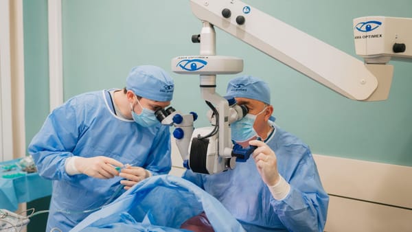 Cheltuielile pentru tratamentul cataractei, acoperite de polița medicală. Câți pacienți și-au recăpătat vederea