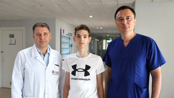 Un adolescent de 15 ani a primit o nouă șansă la viață după un transplant hepatic realizat de medicii din R. Moldova