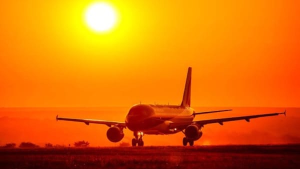 Sezonul vacanțelor aduce trafic intens la Aeroportul din Chișinău. Pasagerii, atenționați despre posibile cozi