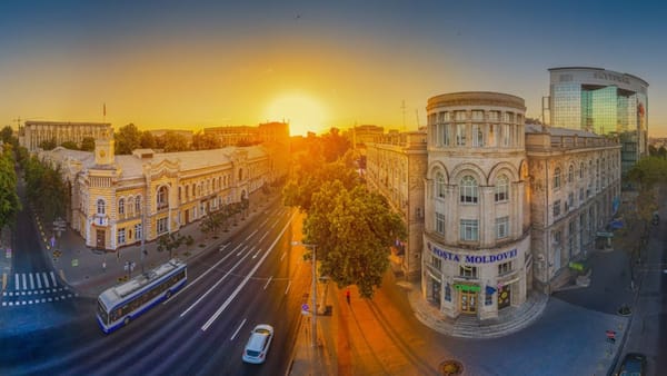 Capitala marchează 590 de ani de la prima atestare documentară. Diseară începe festivalul „Te salut, Chișinău!”