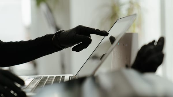 Cadrele didactice din R. Moldova, ținta unei noi fraude online. Escrocii folosesc imaginea platformei Superprof