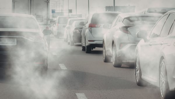 Limitele de poluare au fost depășite în Chișinău și Bălți. Mâine, lipsa ploilor și vântul slab ar putea înrăutăți situația