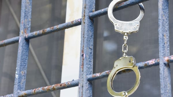 Arest după perchezițiile de la MoldATSA. Contabila-șefă și un adjunct, trimiși în Penitenciarul nr. 13