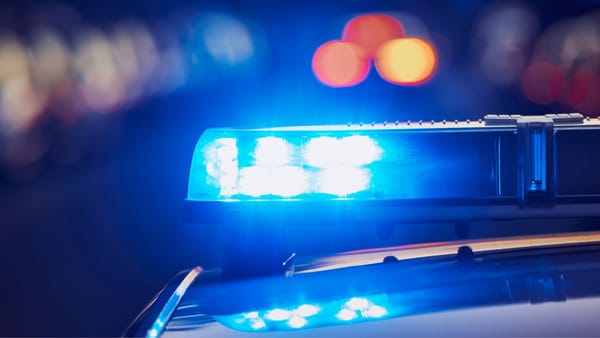 VIDEO/ Bărbat reținut în flagrant după ce ar fi luat 140.000 de lei de la o victimă. Escrocii s-au prezentat angajați ai BNM