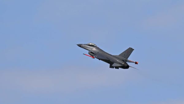 Alertă la granița României cu Ucraina. Două avioane F-16 au fost ridicate după detectarea unor ținte aeriene