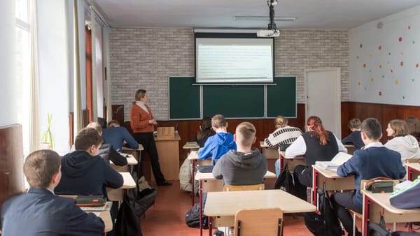 Reforma „Restart în educație”, votată în prima lectură de Parlament. Direcțiile raionale vor fi înlocuite cu agenții