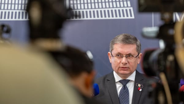 Taburceanu a restituit deja jumătate de milion de lei. Grosu spune că în spatele scandalului salariilor s-ar afla Plahotniuc
