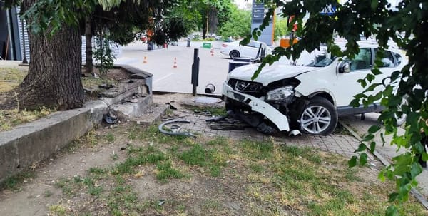 Tragedie pe strada Ismail: Un șofer a murit după ce i s-a făcut rău la volan