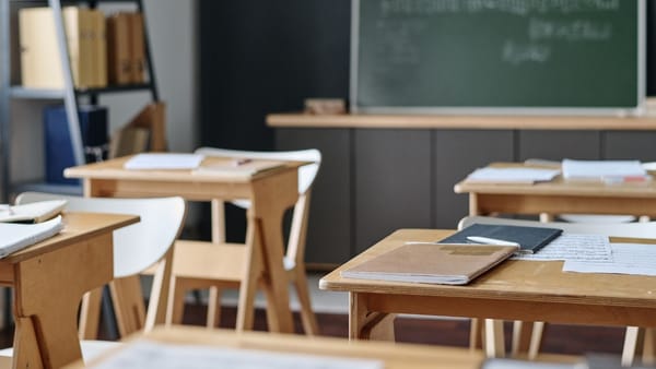 Elevii din 15 școli-model vor învăța în condiții europene, după investiții de aproape 20 de milioane de dolari