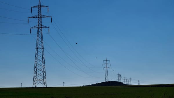 Record pe piața energiei electrice din Republica Moldova: peste 2.100 MWh tranzacționați într-o singură zi