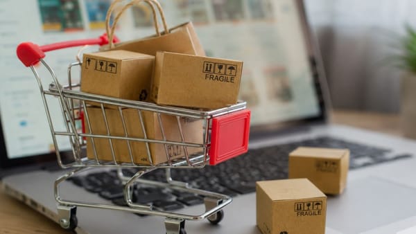 Taxă nouă pentru coletele trimise în UE: Trei euro pentru fiecare articol din pachet
