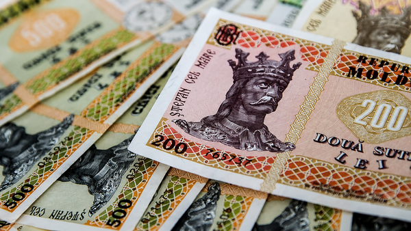 Aproape 22.000 de lei, zilnic, pentru pregătirea copiilor de școală: 8.000 de elevi vor primi ajutor de la Primărie