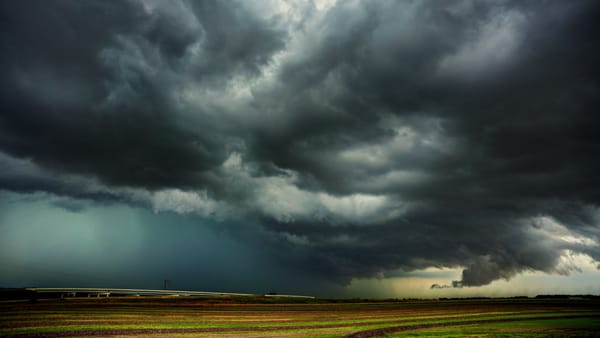 În nordul și centrul R. Moldova sunt prognozate ploi puternice. Meteorologii au emis cod galben