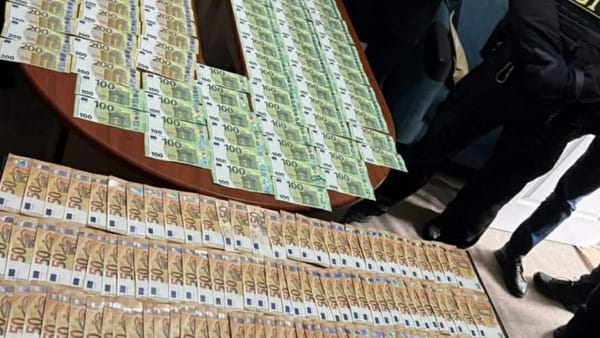 Un bărbat a fost reținut în flagrant, la Cimișlia, după ce ar fi cerut 1.500 de euro pentru a influența polițiști