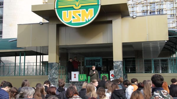 MEC face totalurile primei etape de admitere în universități. Care au fost cele mai solicitate specialități