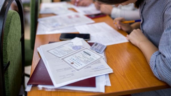 Astăzi începe turul doi de admitere la universitățile din țară. Tinerii au la dispoziție trei zile pentru a depune dosarele
