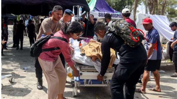 Mii de persoane au fost evacuate în urma cutremurului devastator din Indonezia. Echipele de salvare continuă căutările