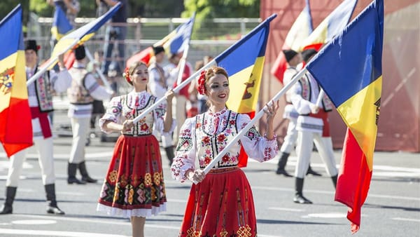 Noi detalii de la MEC: Ce vor învăța elevii la ora „Independența care ne unește”, pe 1 septembrie