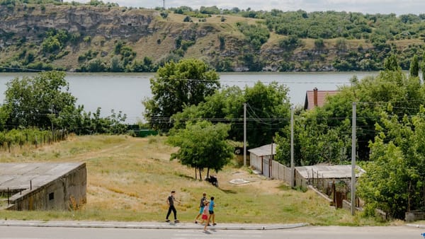 FOTO/ Molovata face pași spre un sat mai modern și mai bine conectat. Ce proiecte au fost realizate în localitate