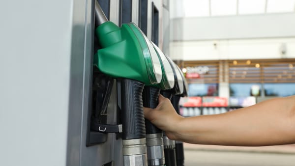Motorina se scumpește cu 39 de bani și trece din nou pragul de 32 de lei