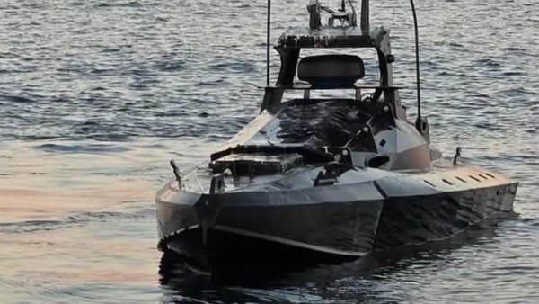 Dronă marină cu explozibil, neutralizată de militarii români. Plutea în derivă în apropiere de platforma Neptun Deep