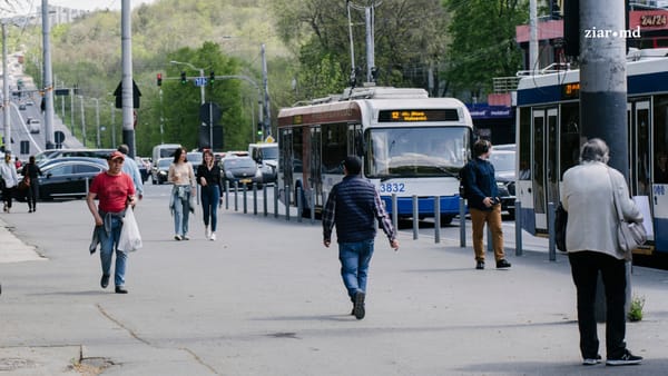 Restricții de trafic în Chișinău în perioada antrenamentelor pentru parada militară. Cum va circula transportul public