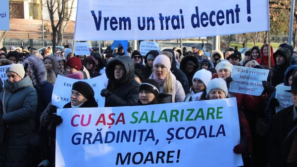 Sindicatele din educație nu renunță la protestul din 19 august. Acțiunea va avea loc în Piața Marii Adunări Naționale